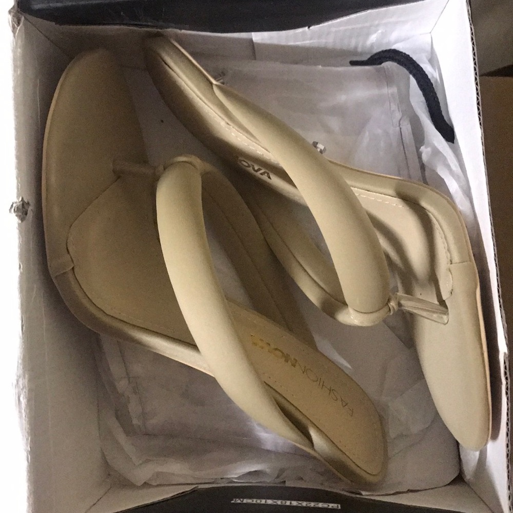 Clear lucite wedges